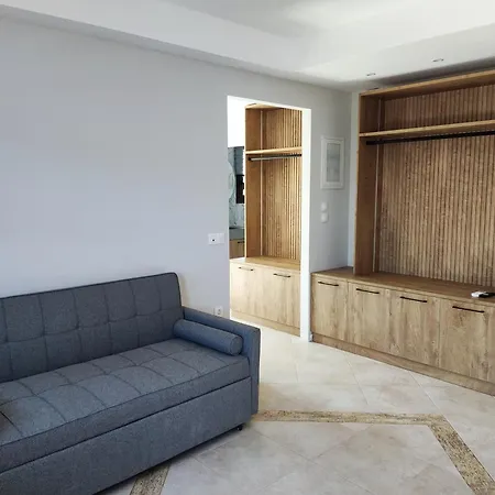 Pnoes Apartment *