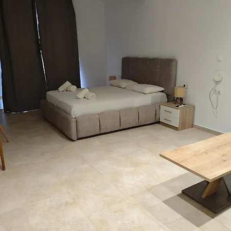 Pnoes Apartment
